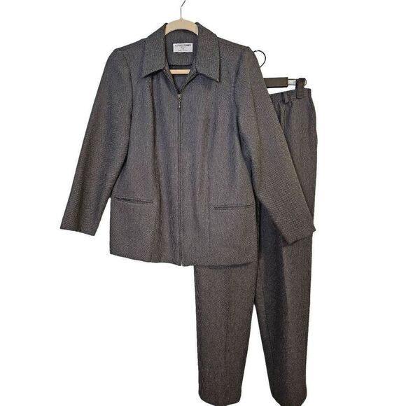Alfred Dunner black/gray 2 piece pant suit. Size 8P. - Picture 1 of 8